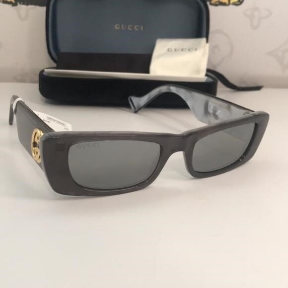 New Authentic Gucci GG0516S 002 Grey Silver Mirror Oversized Sunglasses - Picture 4 of 11